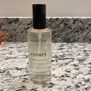 🏝 Hair Texture Mist to give you that beach wavy look 🌊 BRAND NEW